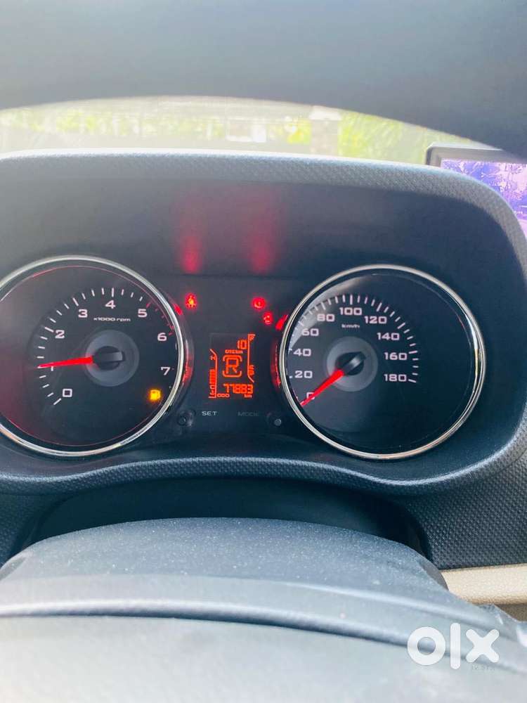 Mahindra Tuv 300 T8 Amt (automatic), 2016, Diesel
