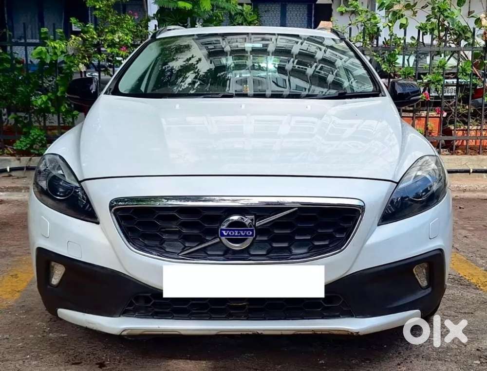 Volvo V40 Cross Country T4 Momentum, 2016, Petrol