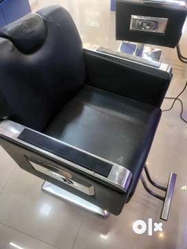 Second hand shampoo discount chair in olx