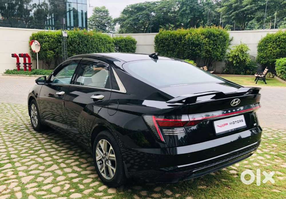 Hyundai Verna 1.5 Sx (o) Vtvt Ivt, 2025, Petrol