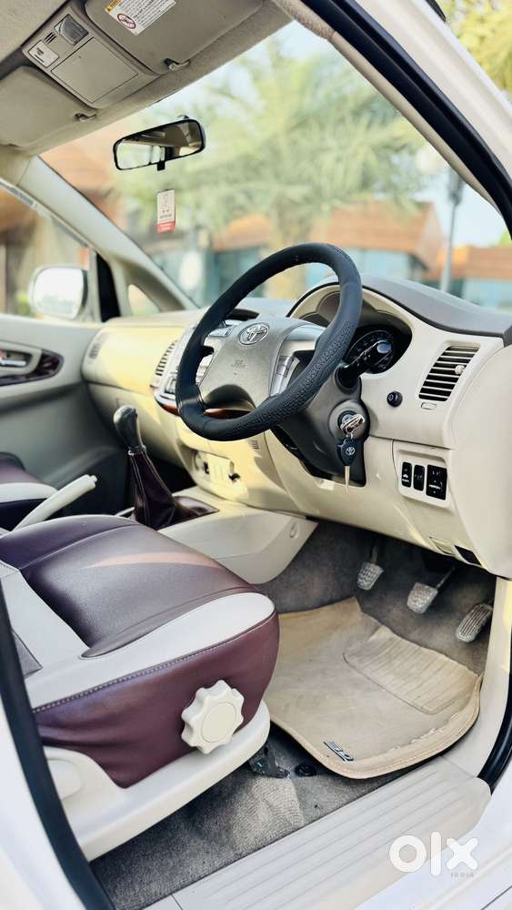 Toyota Innova 2.5 V 8 Str, 2014, Diesel