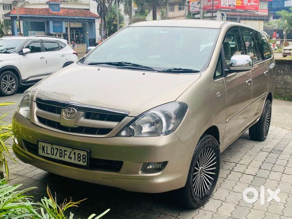 Toyota Innova 2007 Diesel 180000 Km Driven