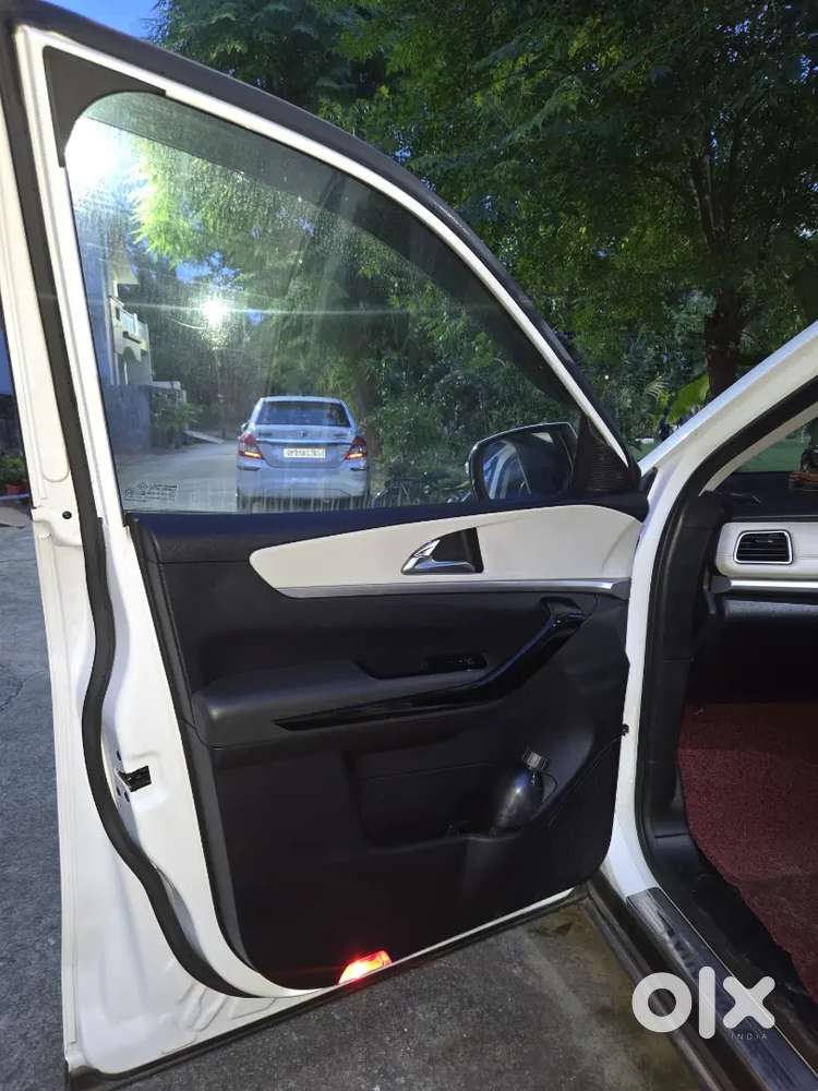 Mahindra Xuv700 Petrol 2023