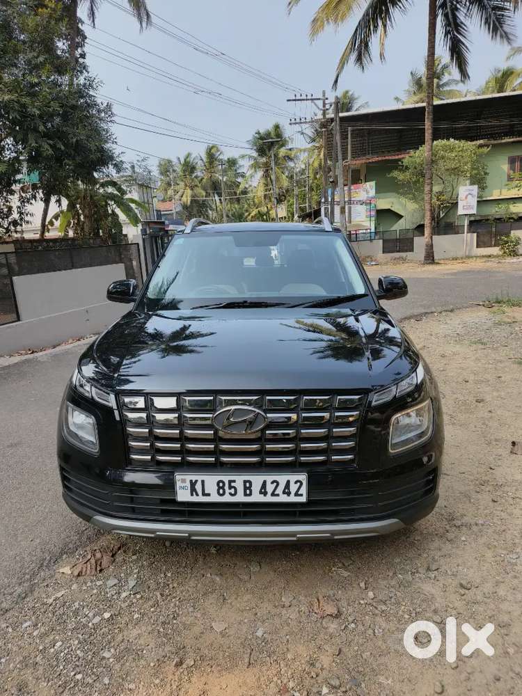 Hyundai Venue 2023 Diesel 20000 Km Driven