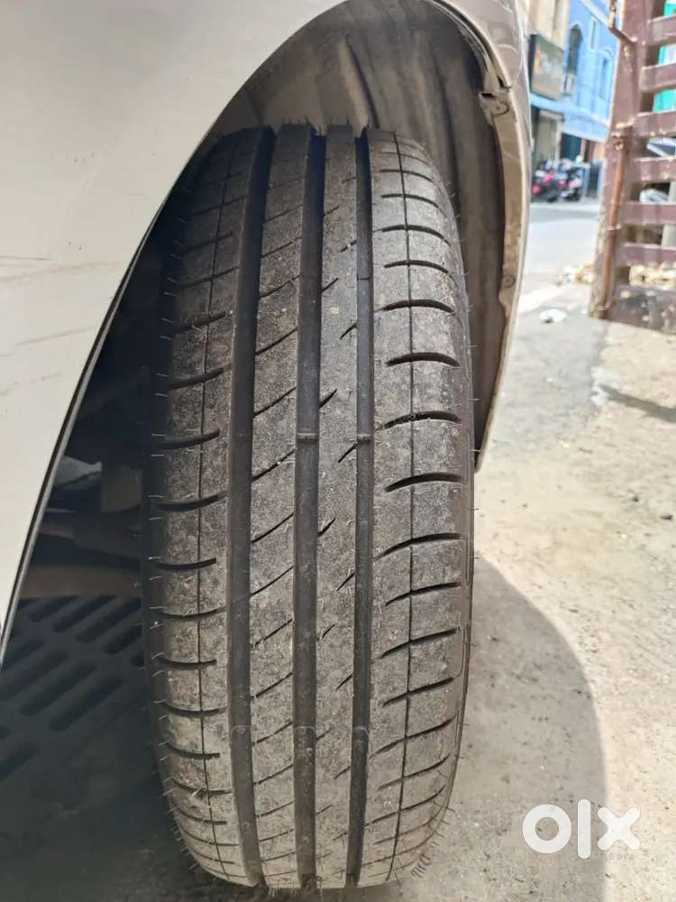 New Tyre, Battery, Leather Seat Cover Com Insurance Idv 3.27 Lakh