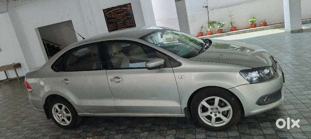 Show Room Track And Well Maintained