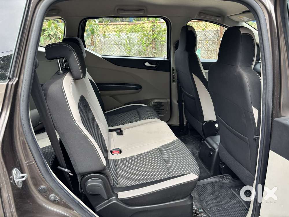 Renault Triber 1.0 Rxz Dual Tone, 2022, Petrol