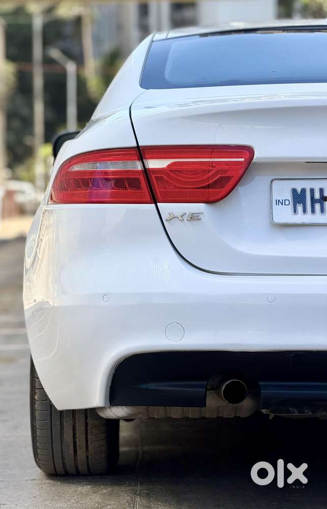 Jaguar Xe Portfolio, 2017, Petrol