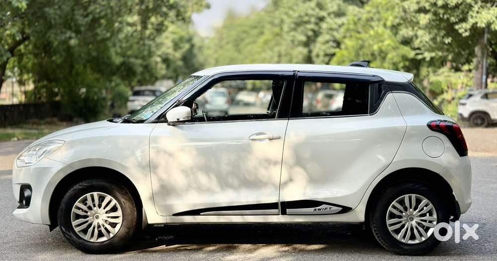 Maruti Suzuki Swift Vxi Ags, 2019, Cng & Hybrids