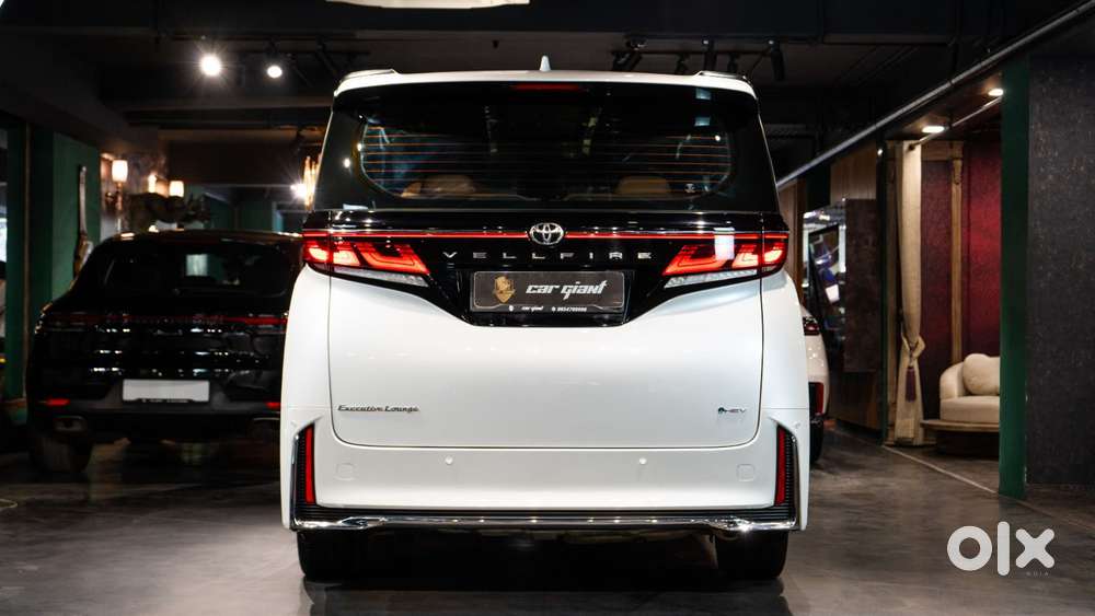 Toyota Vellfire Vip – Executive Lounge, 2025, Petrol