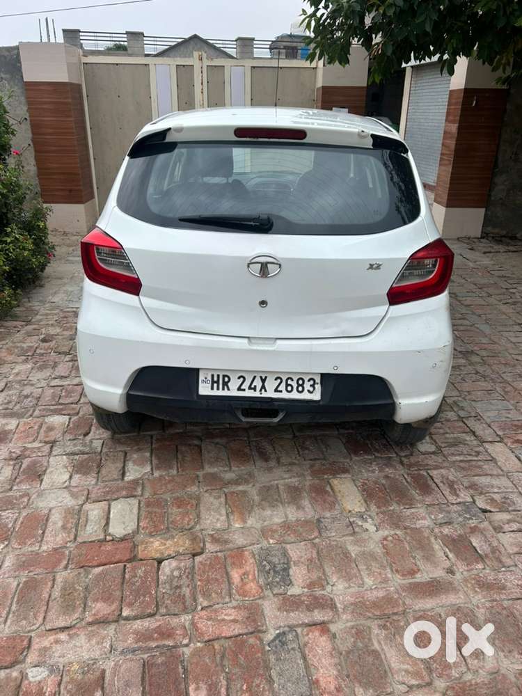 Tata Tiago Petrol 2016