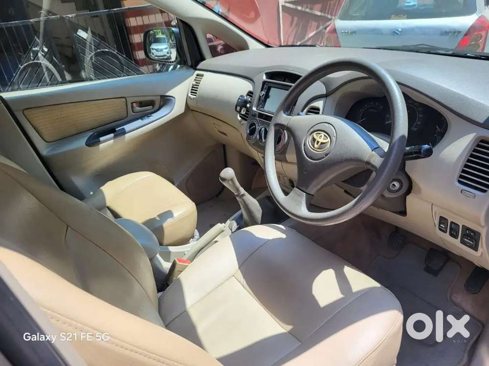 Toyota Innova 8 Seater Diesel 2011