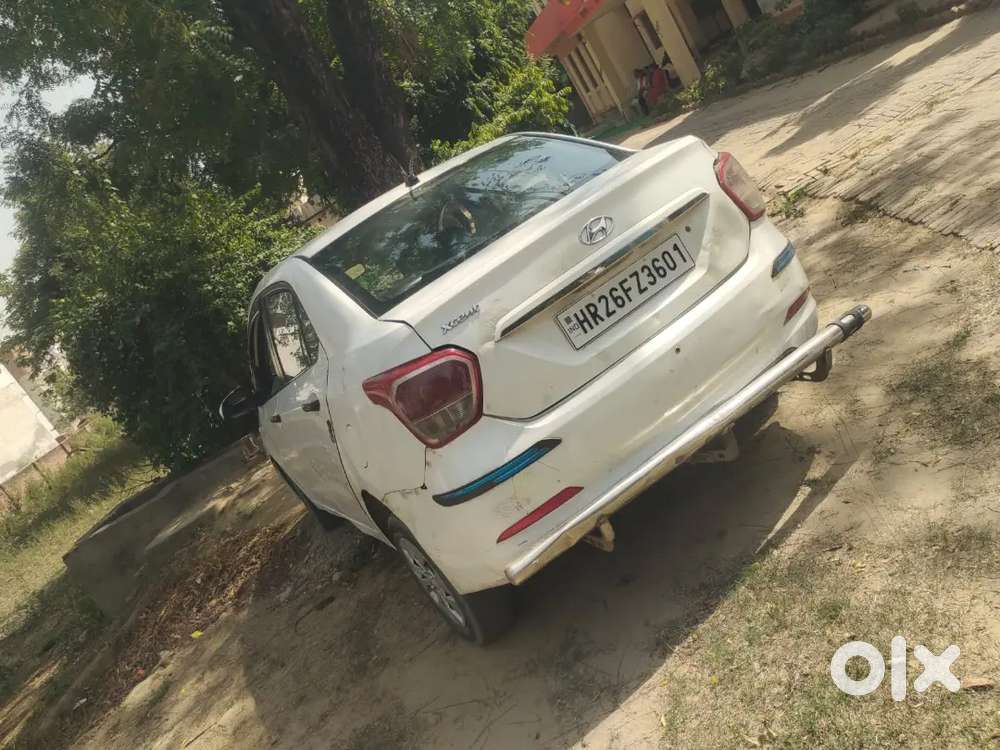Hyundai Xcent Base 2016 Model
