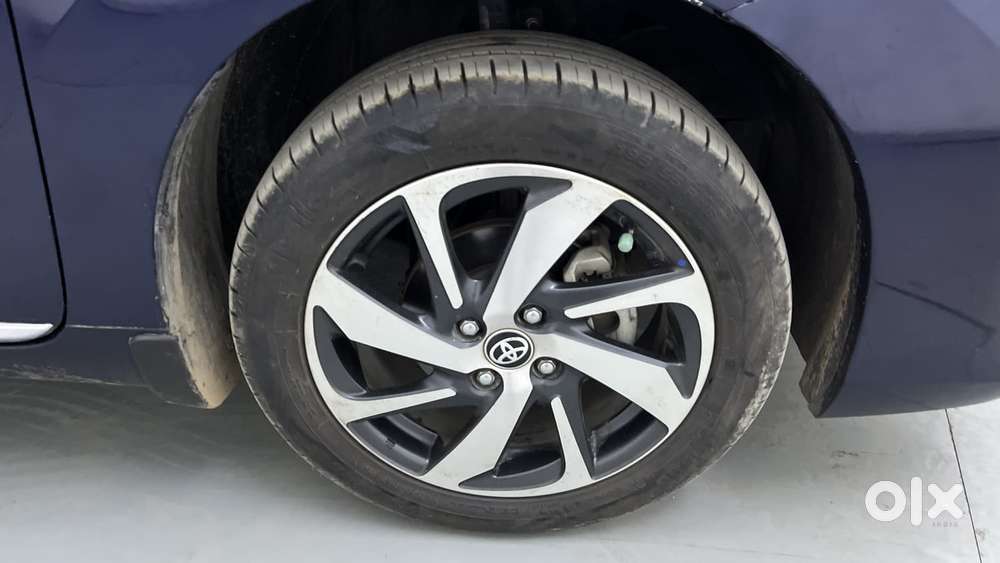 Toyota Glanza 1.2 V Amt, 2024, Petrol