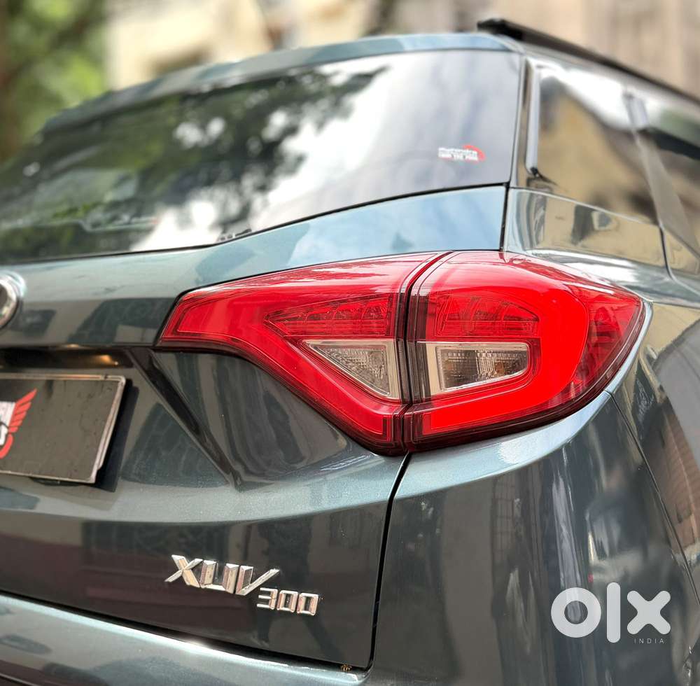 Mahindra Xuv300 1.2 W6 Amt Petrol, 2023, Petrol