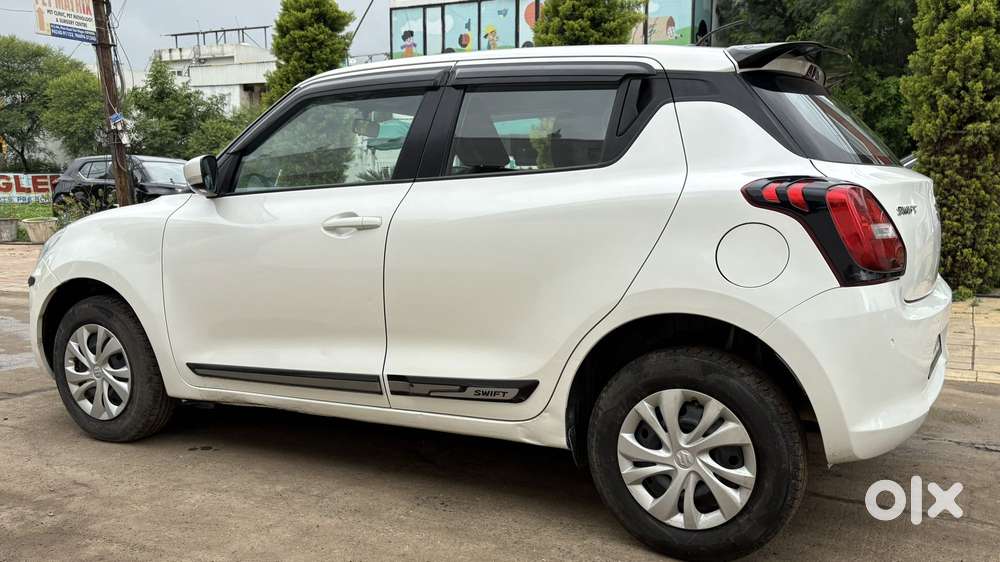 Maruti Suzuki Swift Vxi, 2022, Petrol