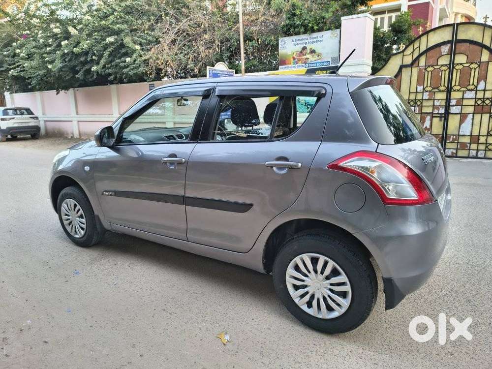 Maruti Suzuki Swift Lxi Optional-o, 2015, Petrol