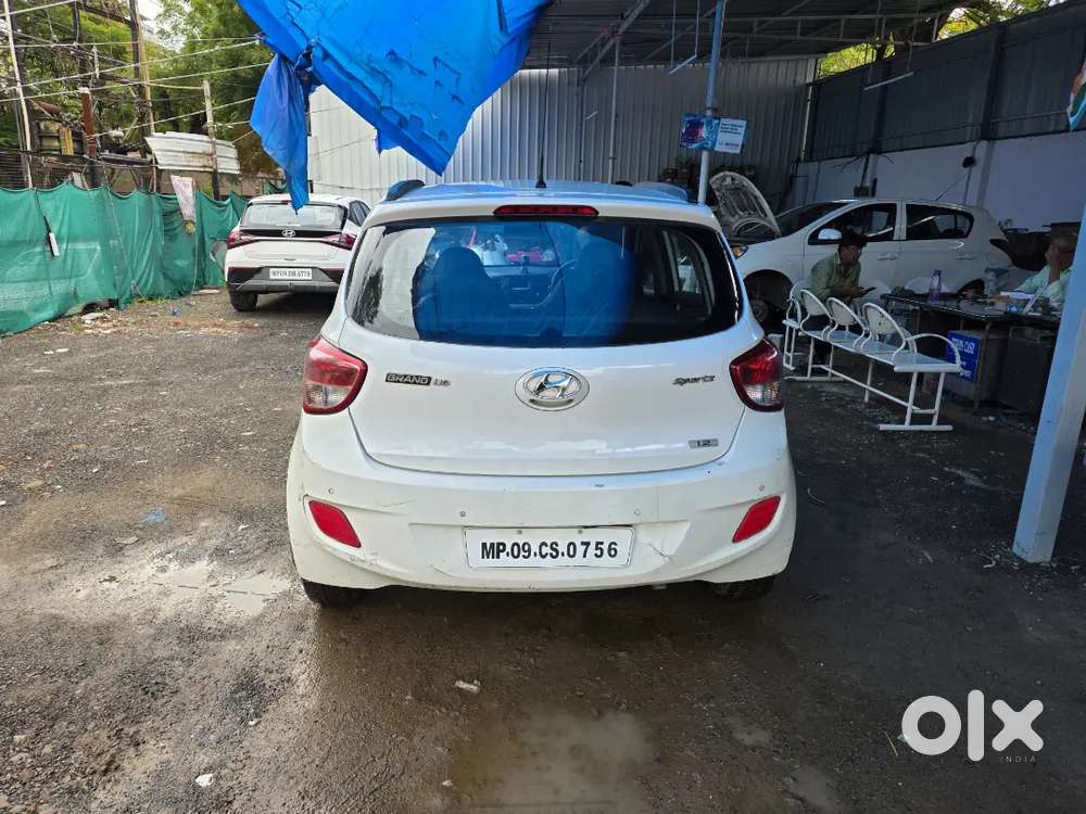 Hyundai Grand I10 Sportz 2015 Petrol