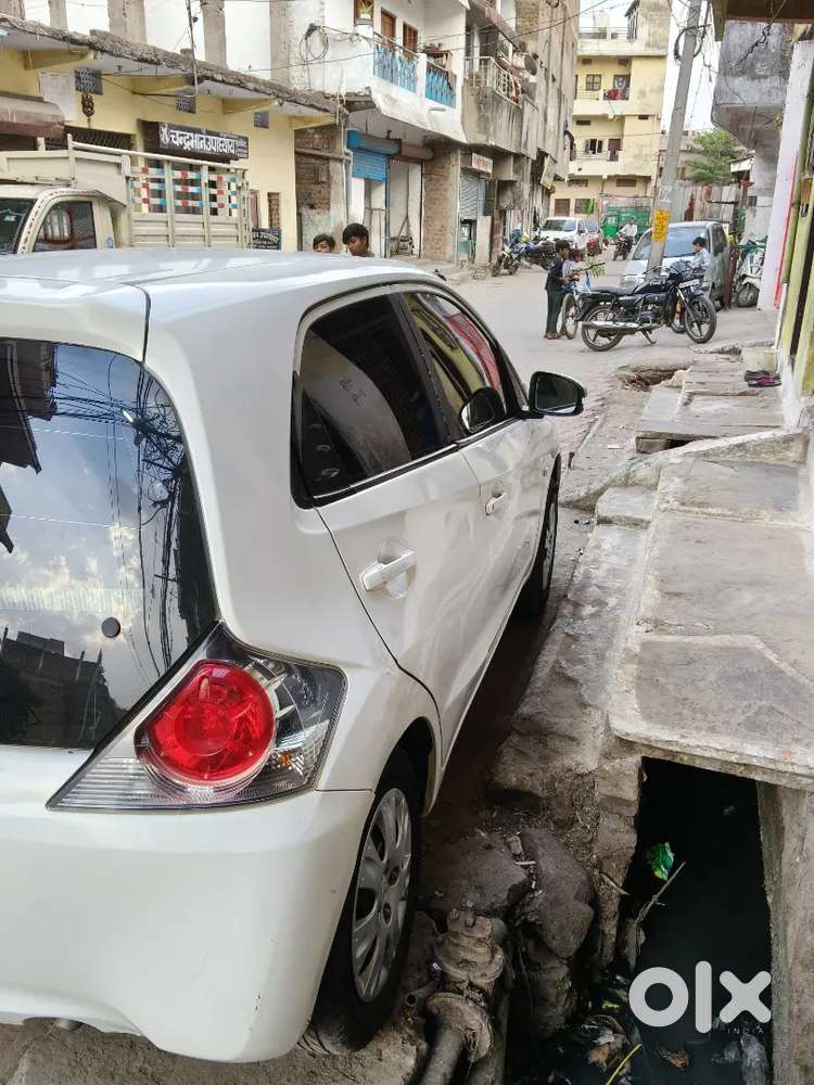 Honda Brio 2013 Petrol Well Maintained