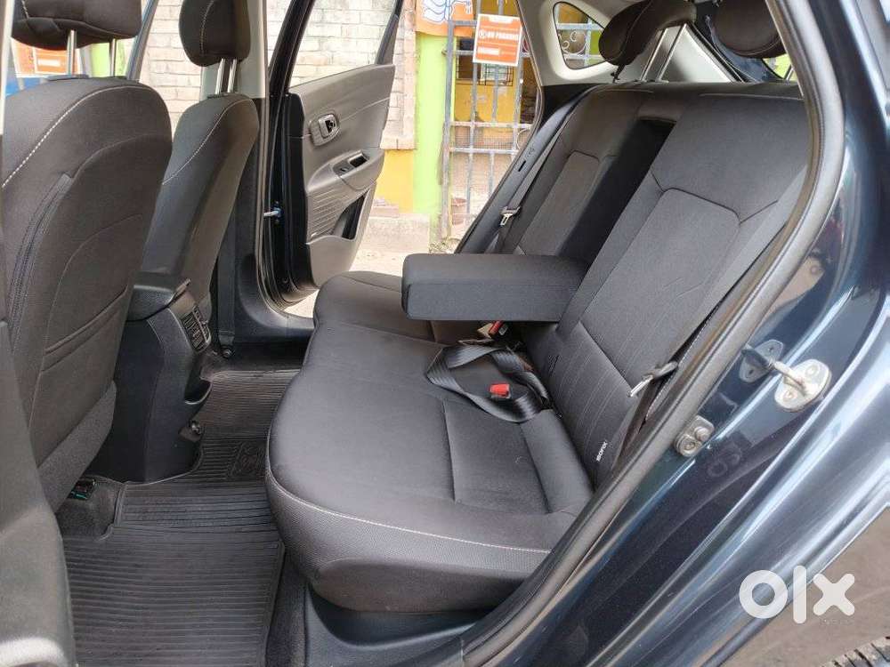 Hyundai New I20 1.2 Asta (o) Mt, 2022, Petrol