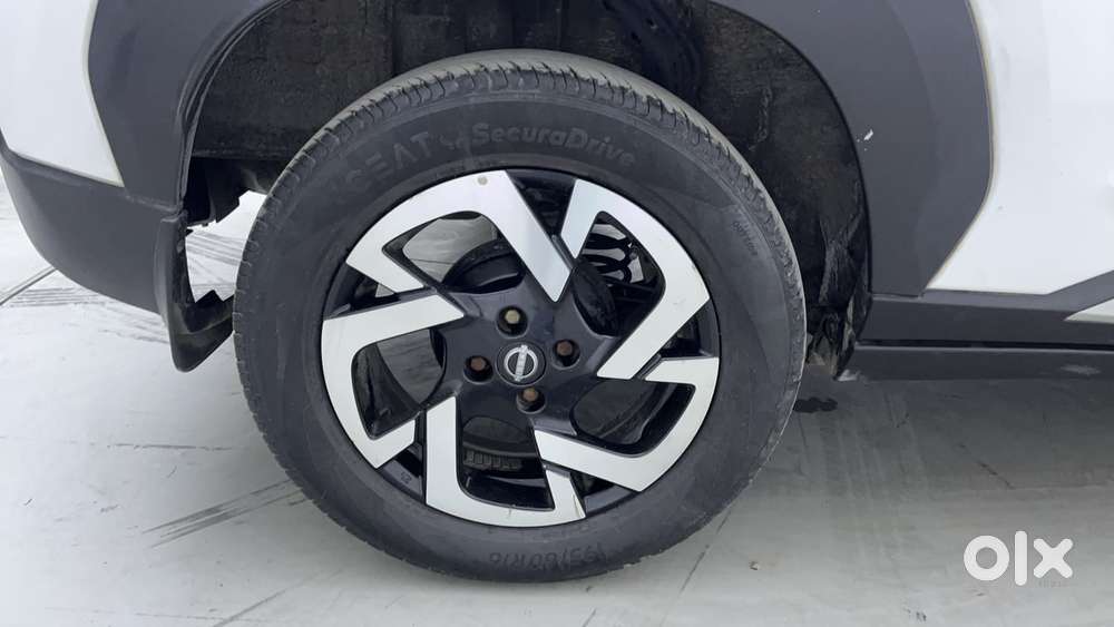 Nissan Magnite 1.0 Xv Premium Turbo Cvt, 2022, Petrol