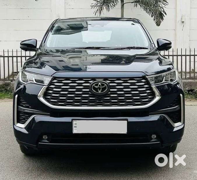 Toyota Innova Hycross 2.0 Zx (o) Hybrid 7 Str, 2023, Petrol