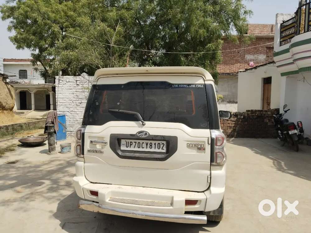 Mahindra Scorpio S6