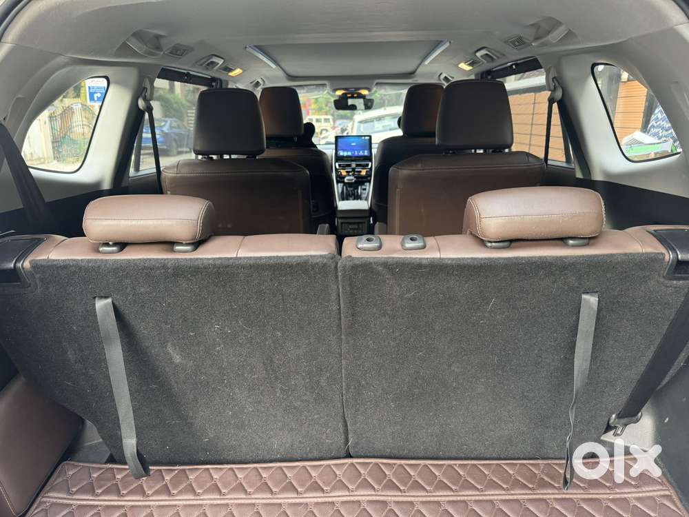 Toyota Innova Hycross 2.0 Zx (o) Hybrid 7 Str, 2025, Petrol