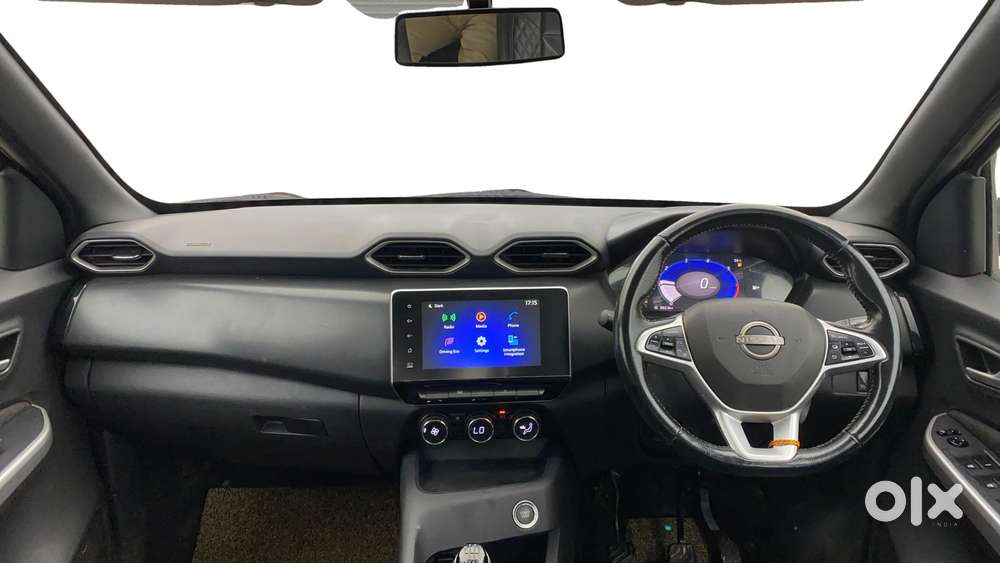 Nissan Magnite 1.0 Xv Premium, 2022, Petrol