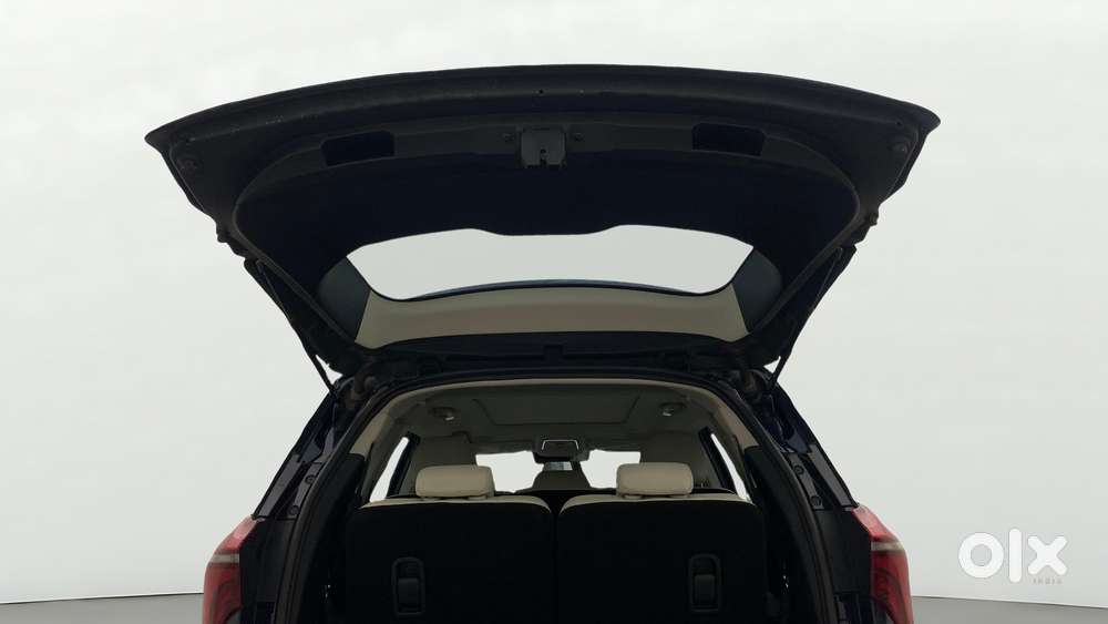 Mahindra Xuv700 2.0 Ax 7 Petrol At Luxury Pack Str, 2023, Petrol