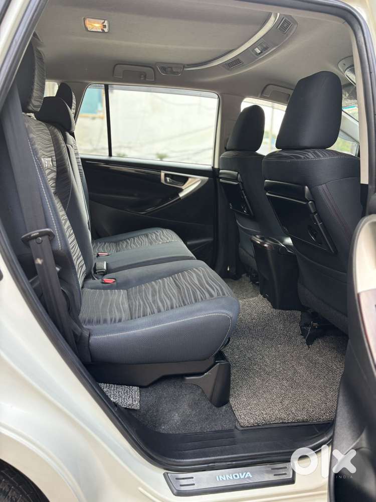 Toyota Innova Crysta [2020-ongoing] 2.4 Vx 8 Str, 2022, Diesel