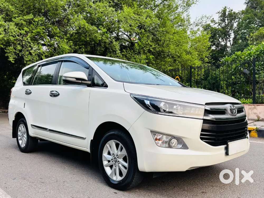 Toyota Innova Crysta 2.4 V 2017