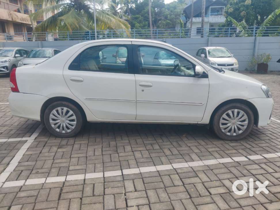 Toyota Etios 1.5 V, 2017, Petrol
