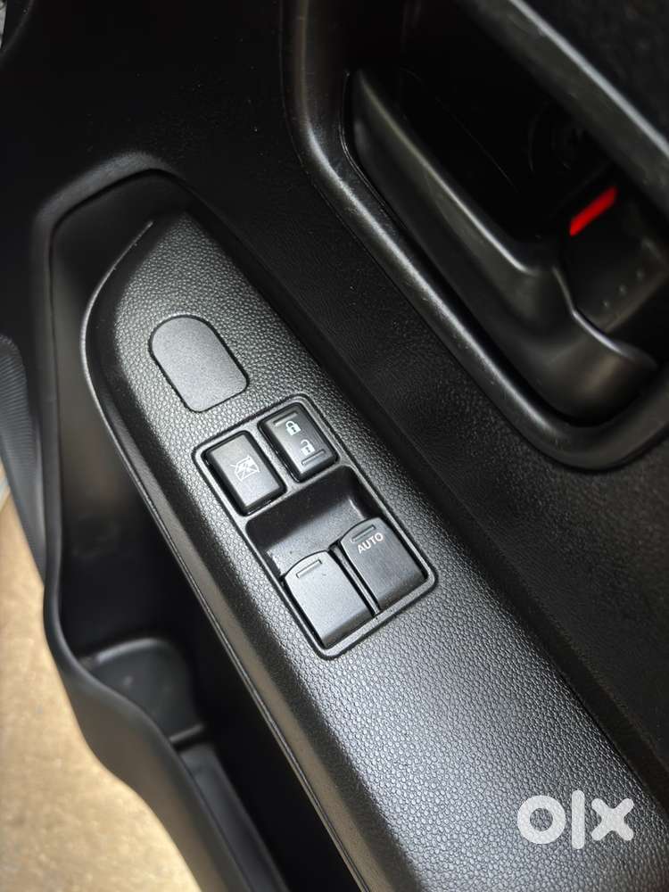 Maruti Suzuki Ignis Petrol 2017