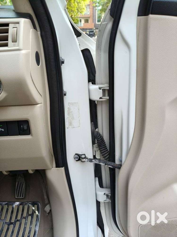 Maruti Suzuki Swift Dzire Zdi Bsiv, 2017, Diesel