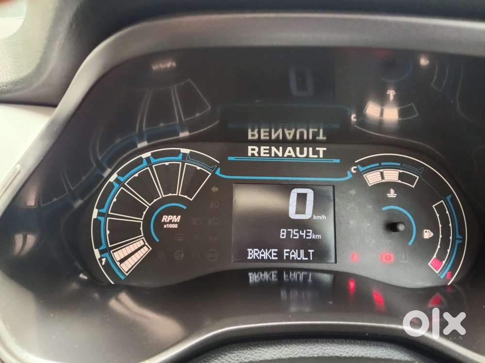 Renault Triber Rxz, 2022, Petrol
