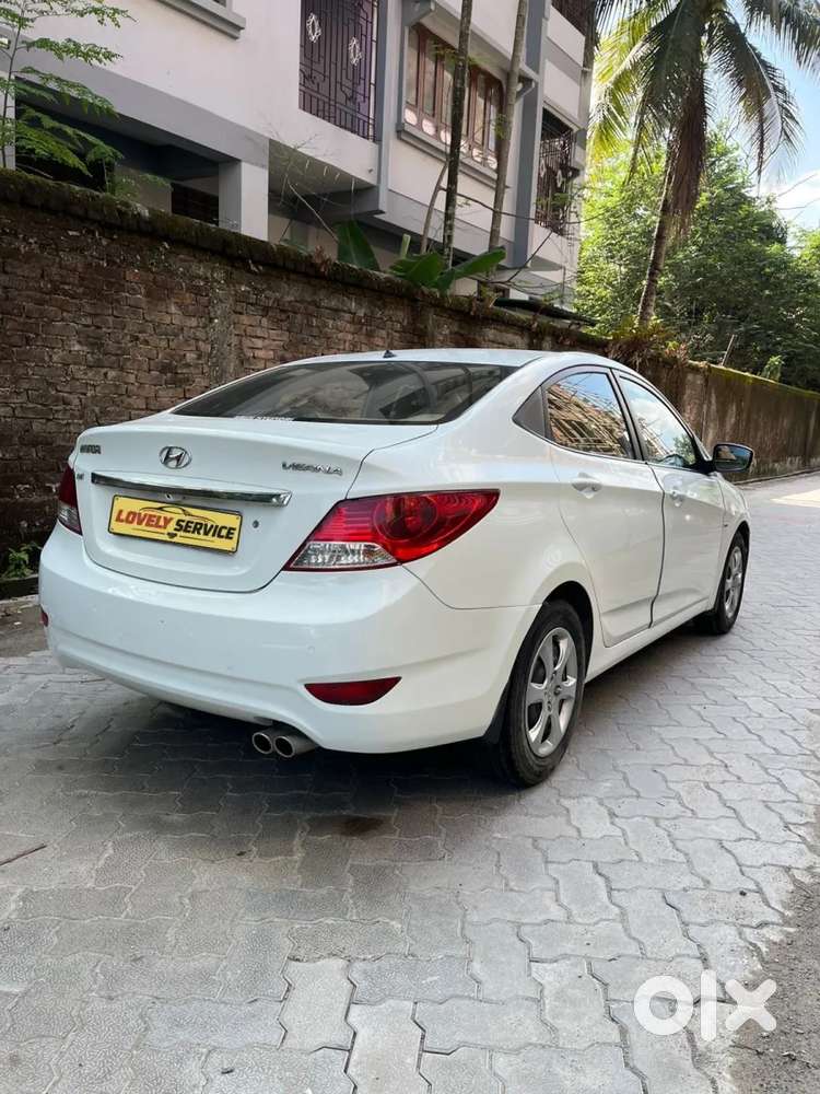 Hyundai Verna Vtvt 1.6 Sx, 2012, Petrol