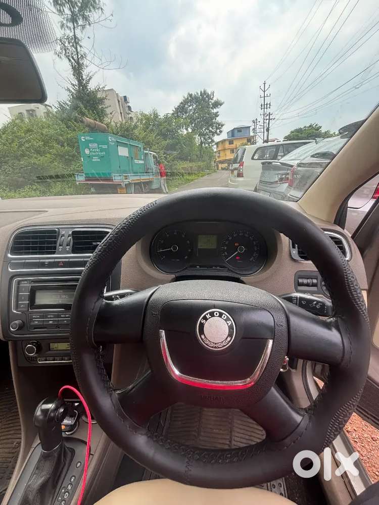 Skoda Rapid 1.0 Tsi 2013