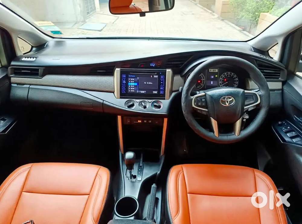 Toyota Innova Crysta 2.8 G