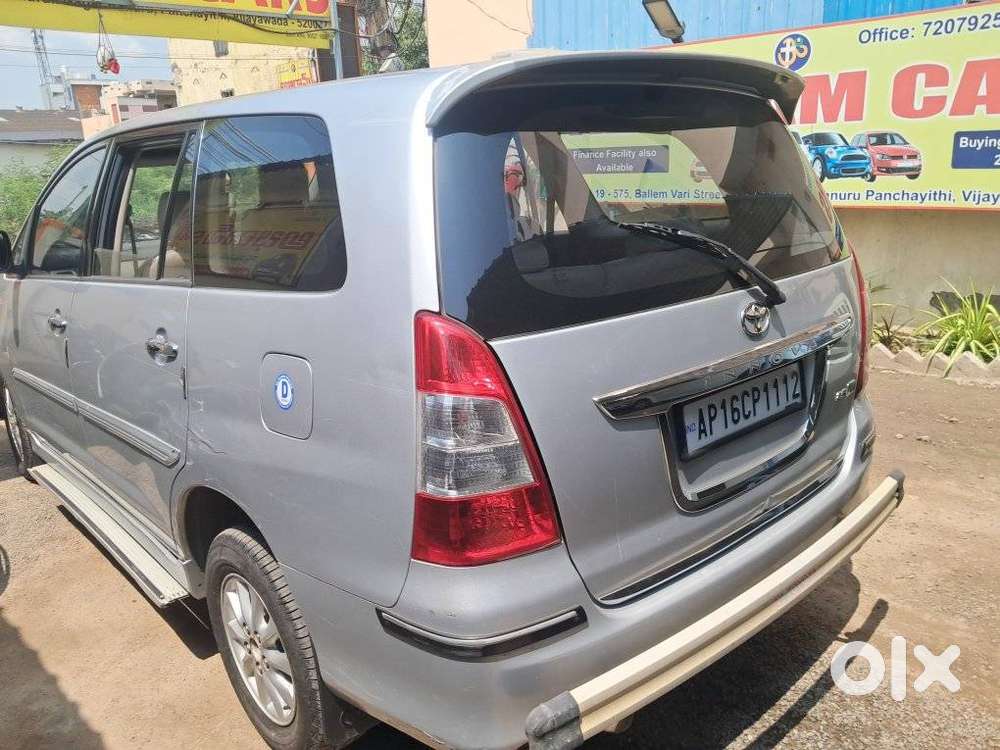 Toyota Innova 2.5 V 8 Str, 2013, Diesel