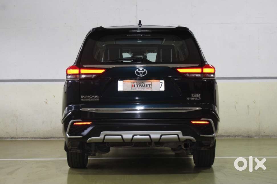 Toyota Innova Hycross 2.0 Zx (o) Hybrid 7 Str, 2023, Petrol