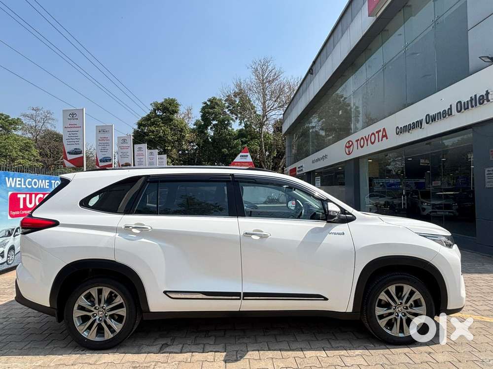 Toyota Innova Hycross 2.0 Zx Hybrid 7 Str, 2024