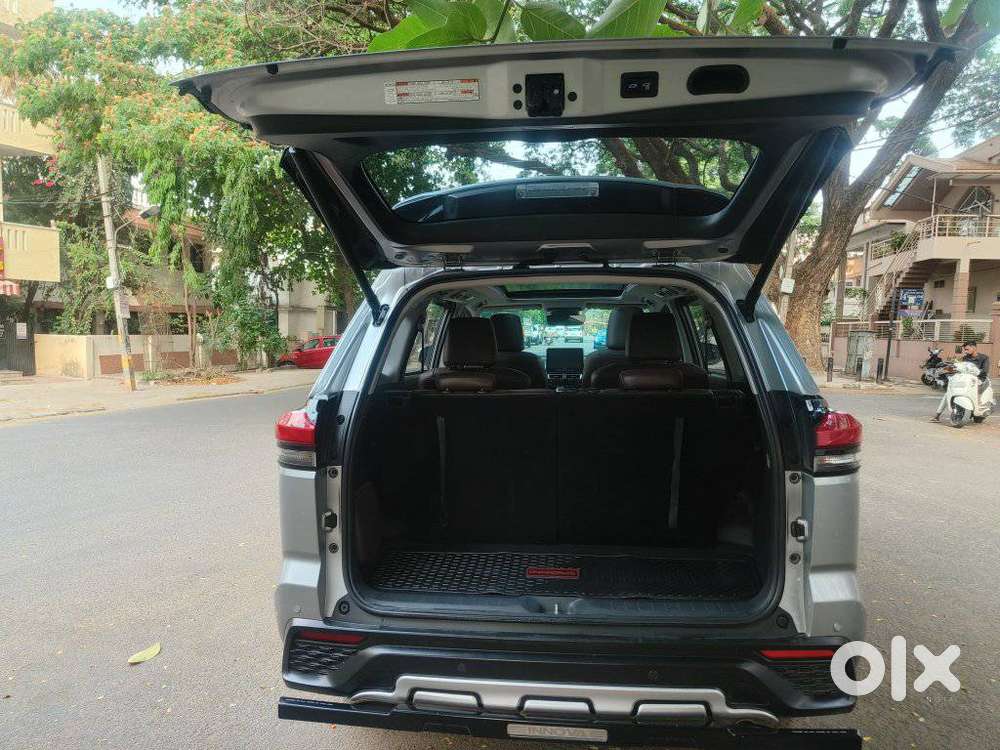 Toyota Innova Hycross 2.0 Zx Hybrid 7 Str, 2024, Petrol