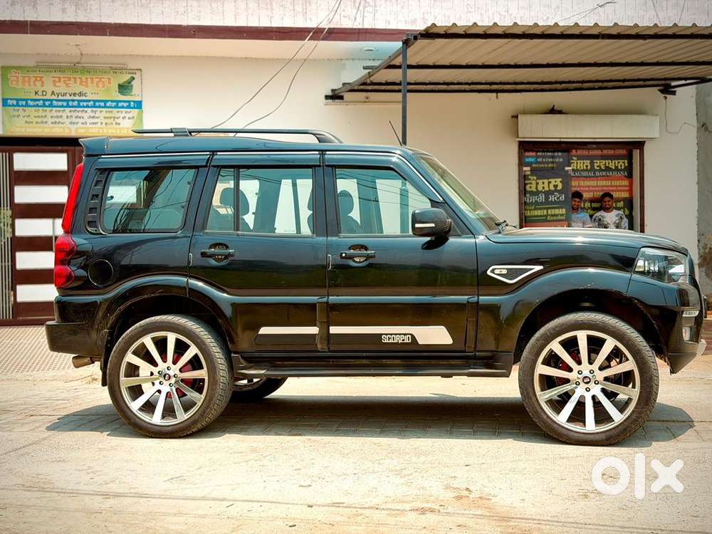 Mahindra Scorpio Classic 2025 Diesel 14000 Km Driven