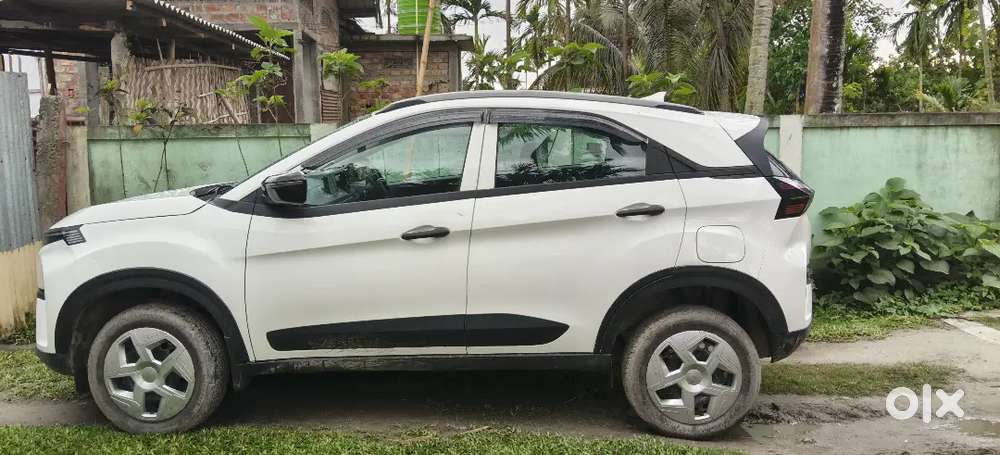 Tata Nexon Petrol 5 2026