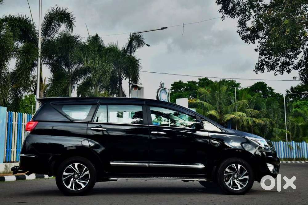 Toyota Innova Crysta 2.4 V 8 Str, 2024, Diesel