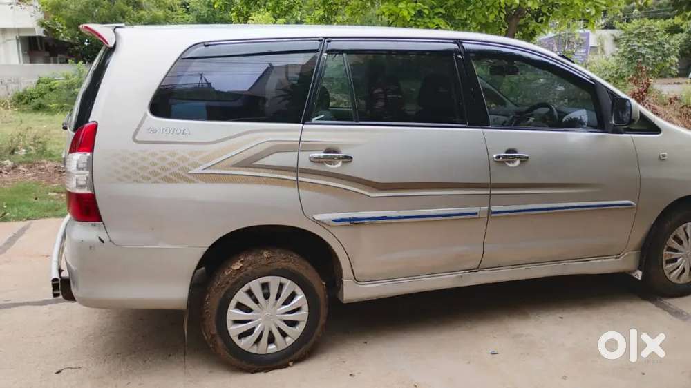 Toyota Innova 2013  Quter Tax