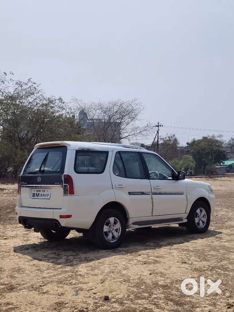 Tata Safari Storme 2014