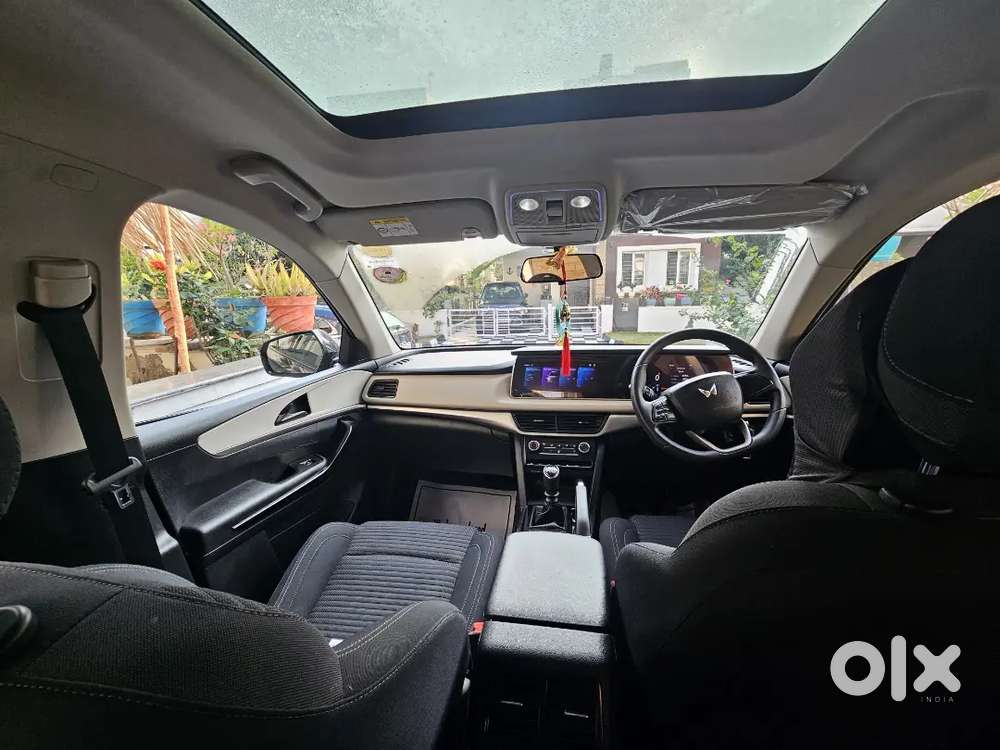 Mahindra Xuv700 2022 Petrol 40000 Km Driven