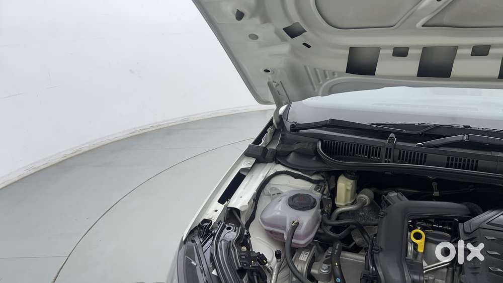 Skoda Slavia Style 1.0l Tsi At, 2023, Petrol